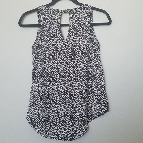 Old navy XS rayon black and white sleeveless blouse - Picture 6 of 7